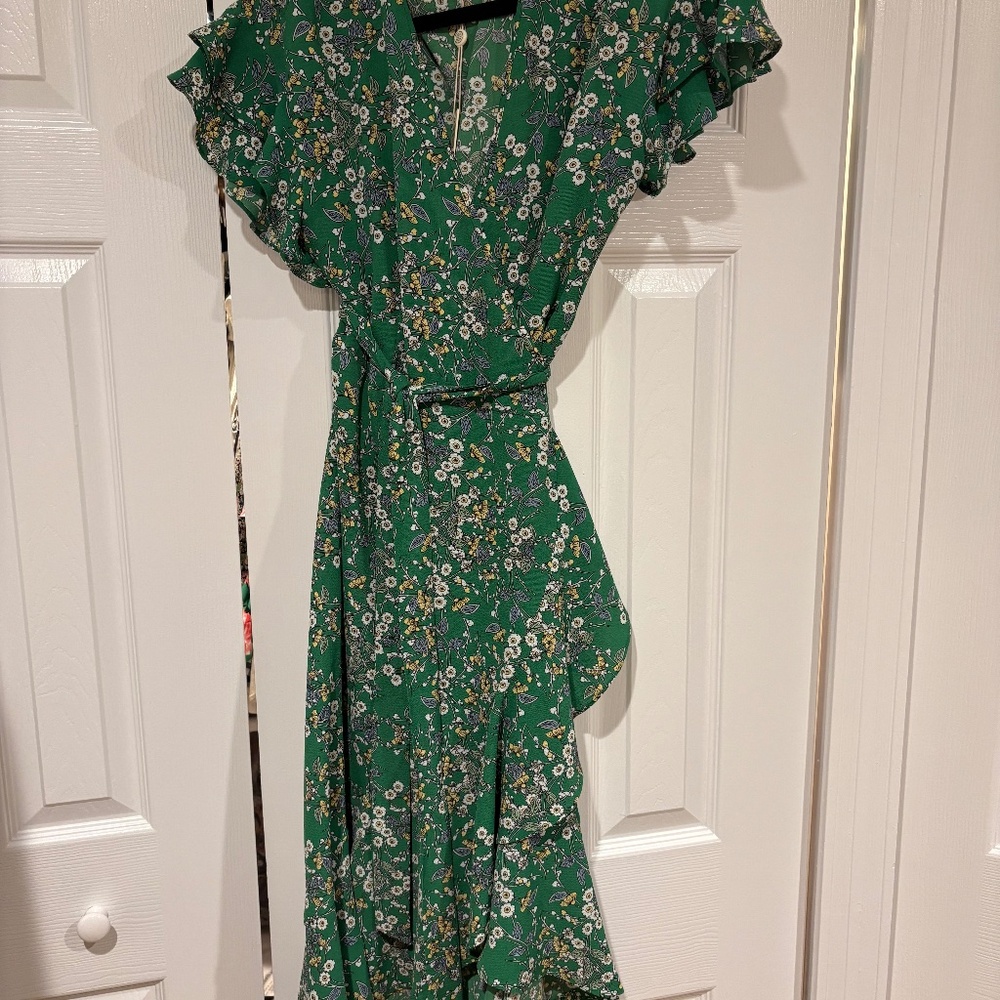 Max Studio green dress with flowers ruffles